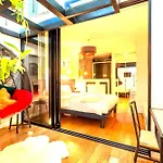 לינה וארוחת בוקר Eifel Househ1 פריז