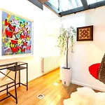 לינה וארוחת בוקר Eifel Househ1 פריז