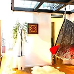 לינה וארוחת בוקר Eifel Househ1 *