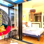 Eifel Househ1 * פריז