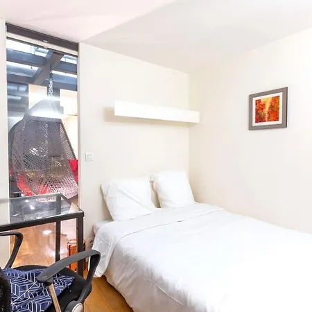 Alojamento de Acomodação e Pequeno-almoço Eifel Househ1 Paris
