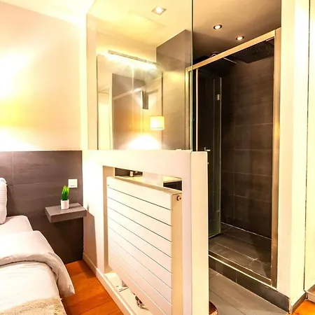 Eifel Househ1 파리