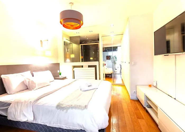 Eifel Househ1 Bed and breakfast París